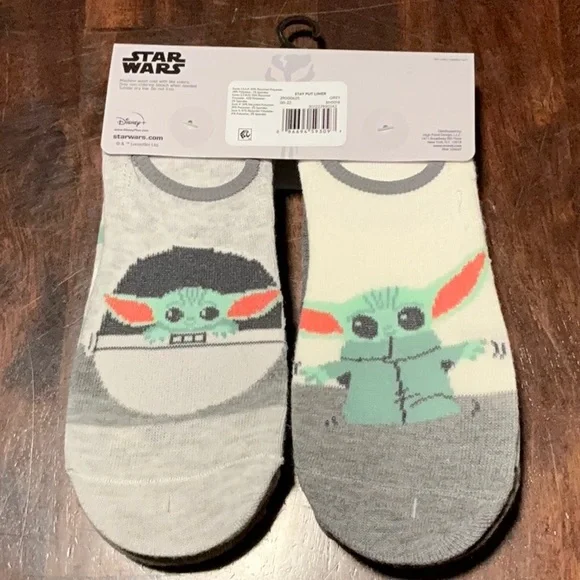 Star Wars Mandalorian Women’s Socks NWT - Picture 2 of 5